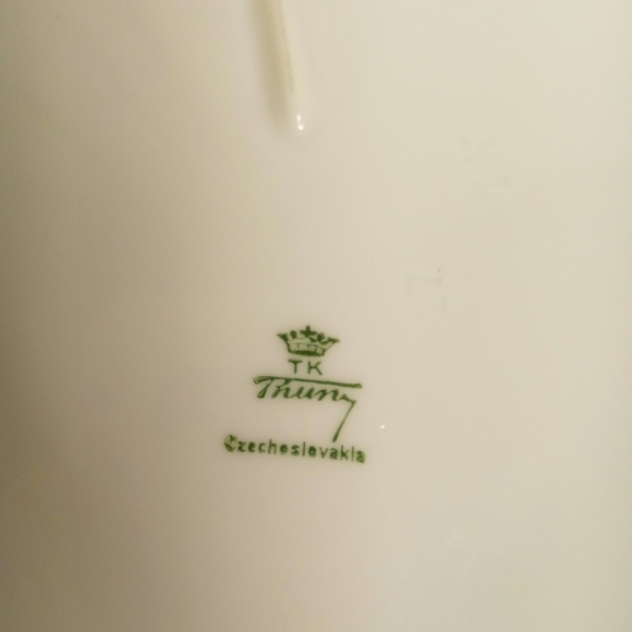 Vintage TK Thun Czechoslovakia Oval Covered Vegetable Dish - Pattern Gold Black - Picture 9 of 12